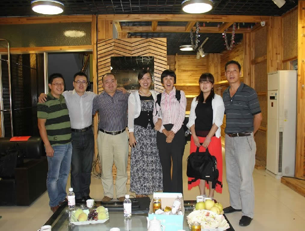 2013-10-18 青岛金田福外贸达人行2 通宵学习，是我们同兴会一贯的优良传统.jpg