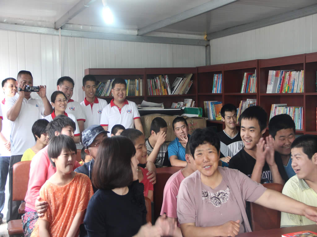 2015-5-29 北京同兴会“爱心小院”图书捐赠